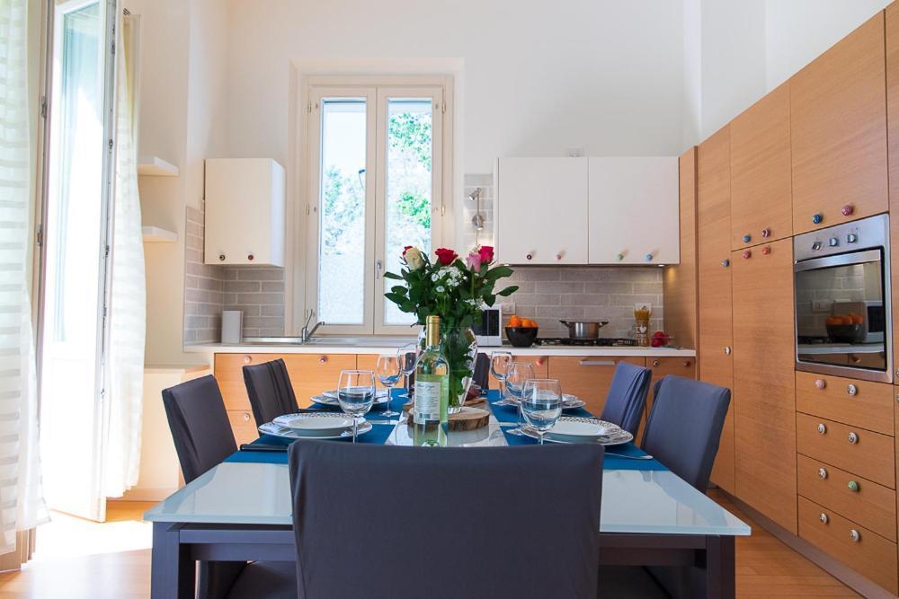 Zara D'Amare A Pesaro 10 Metri Dalla Spiaggia By Yohome Exteriör bild