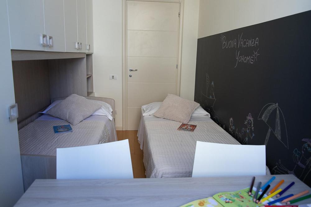 Zara D'Amare A Pesaro 10 Metri Dalla Spiaggia By Yohome Exteriör bild