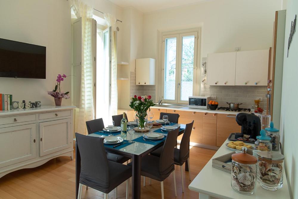 Zara D'Amare A Pesaro 10 Metri Dalla Spiaggia By Yohome Exteriör bild